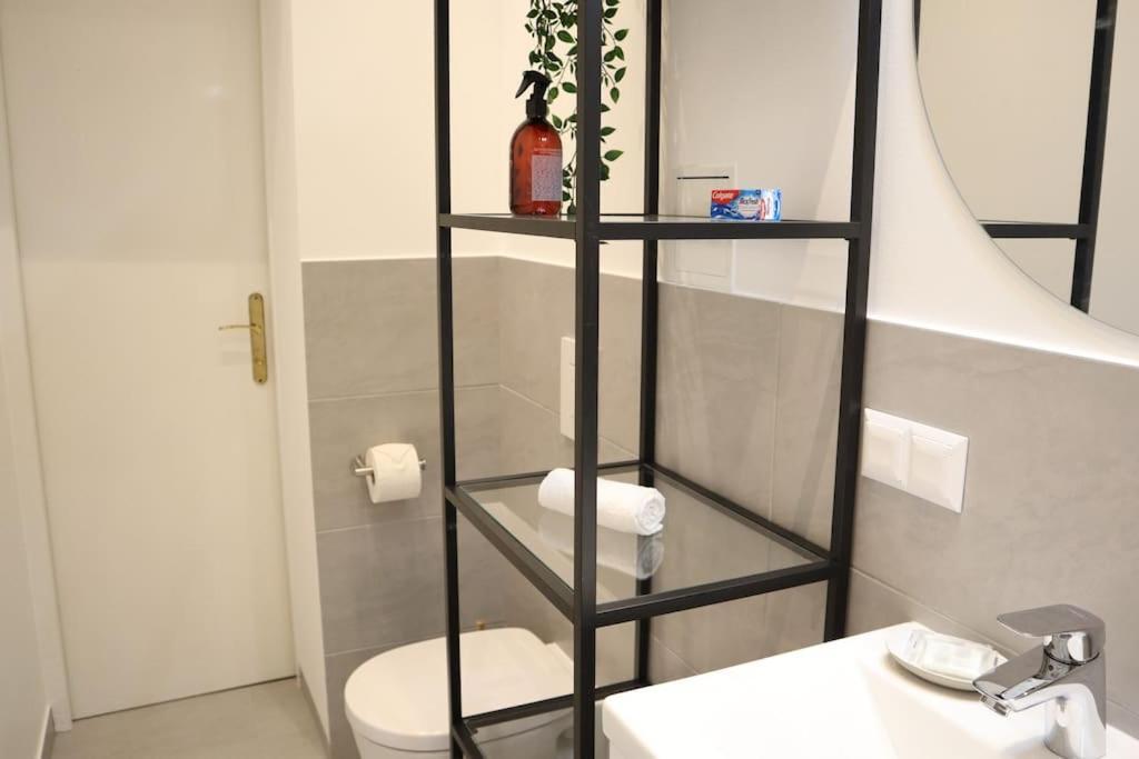Bloom - Cozy Apartment, 5 Stops To City Center Wien Eksteriør bilde