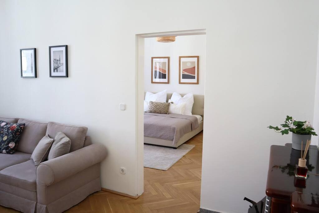 Bloom - Cozy Apartment, 5 Stops To City Center Wien Eksteriør bilde