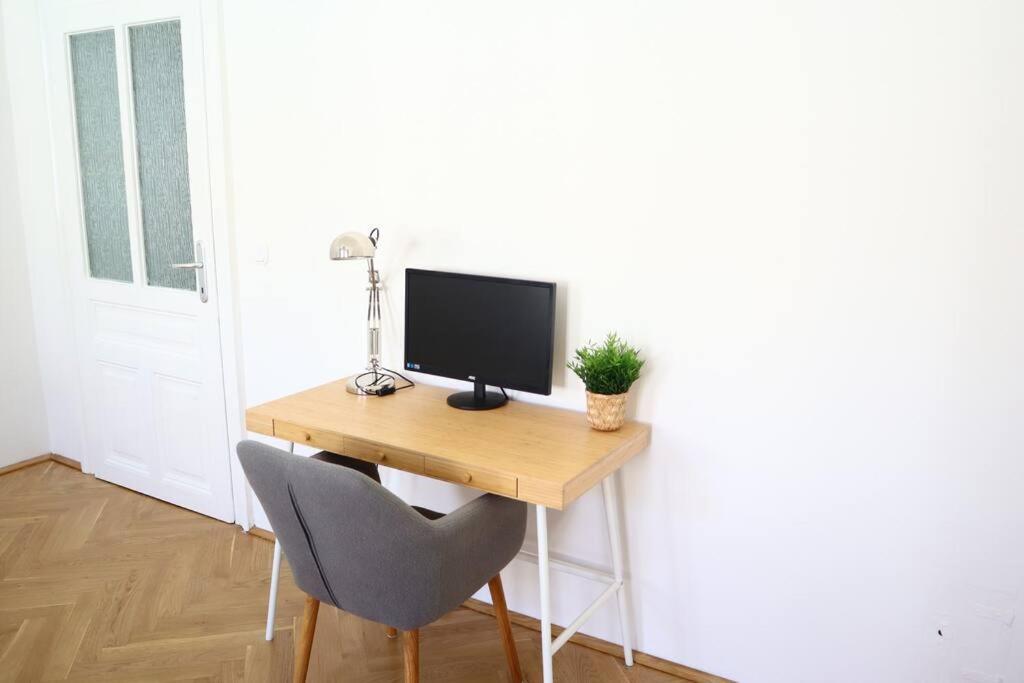 Bloom - Cozy Apartment, 5 Stops To City Center Wien Eksteriør bilde