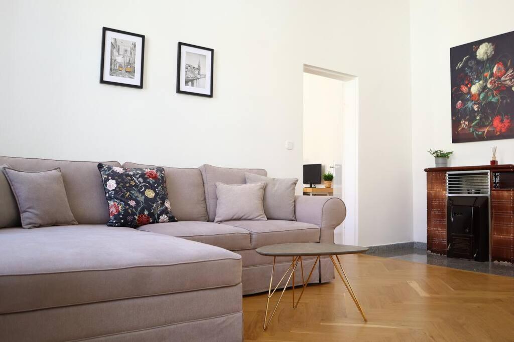 Bloom - Cozy Apartment, 5 Stops To City Center Wien Eksteriør bilde